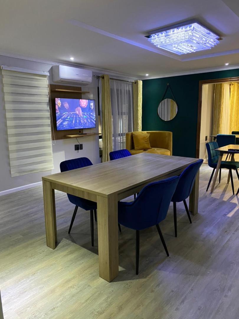 גאבורון Gabz Airport Inn מראה חיצוני תמונה